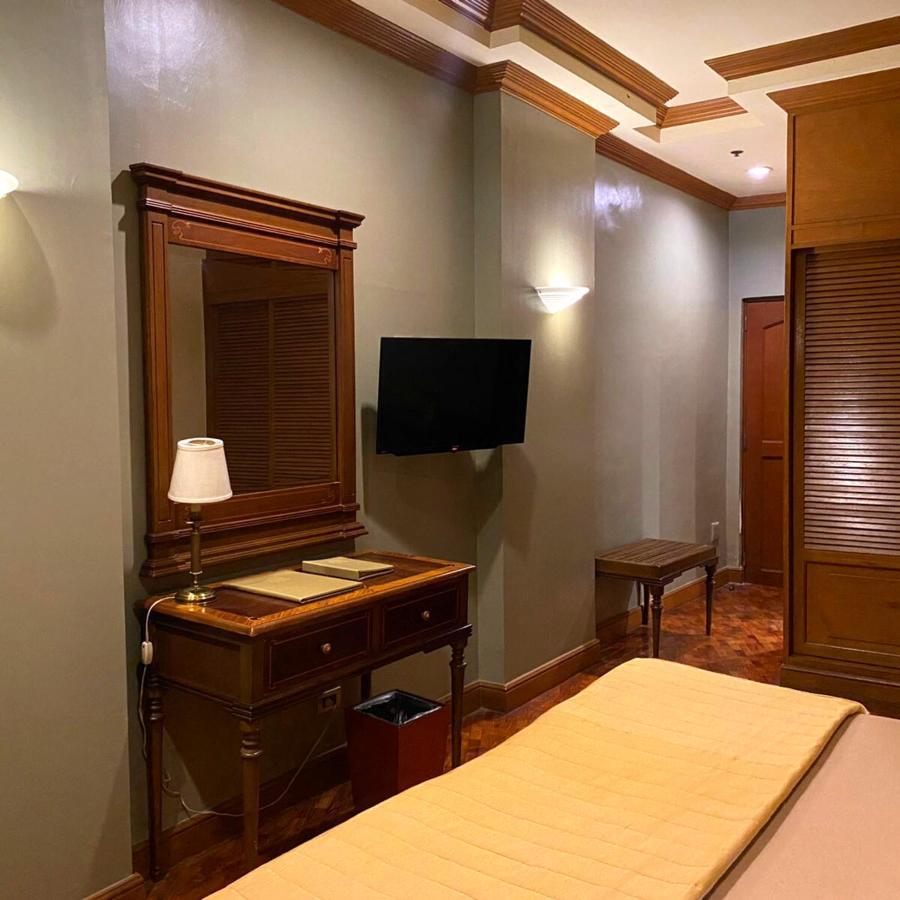 Herald Suites Makati City Bagian luar foto