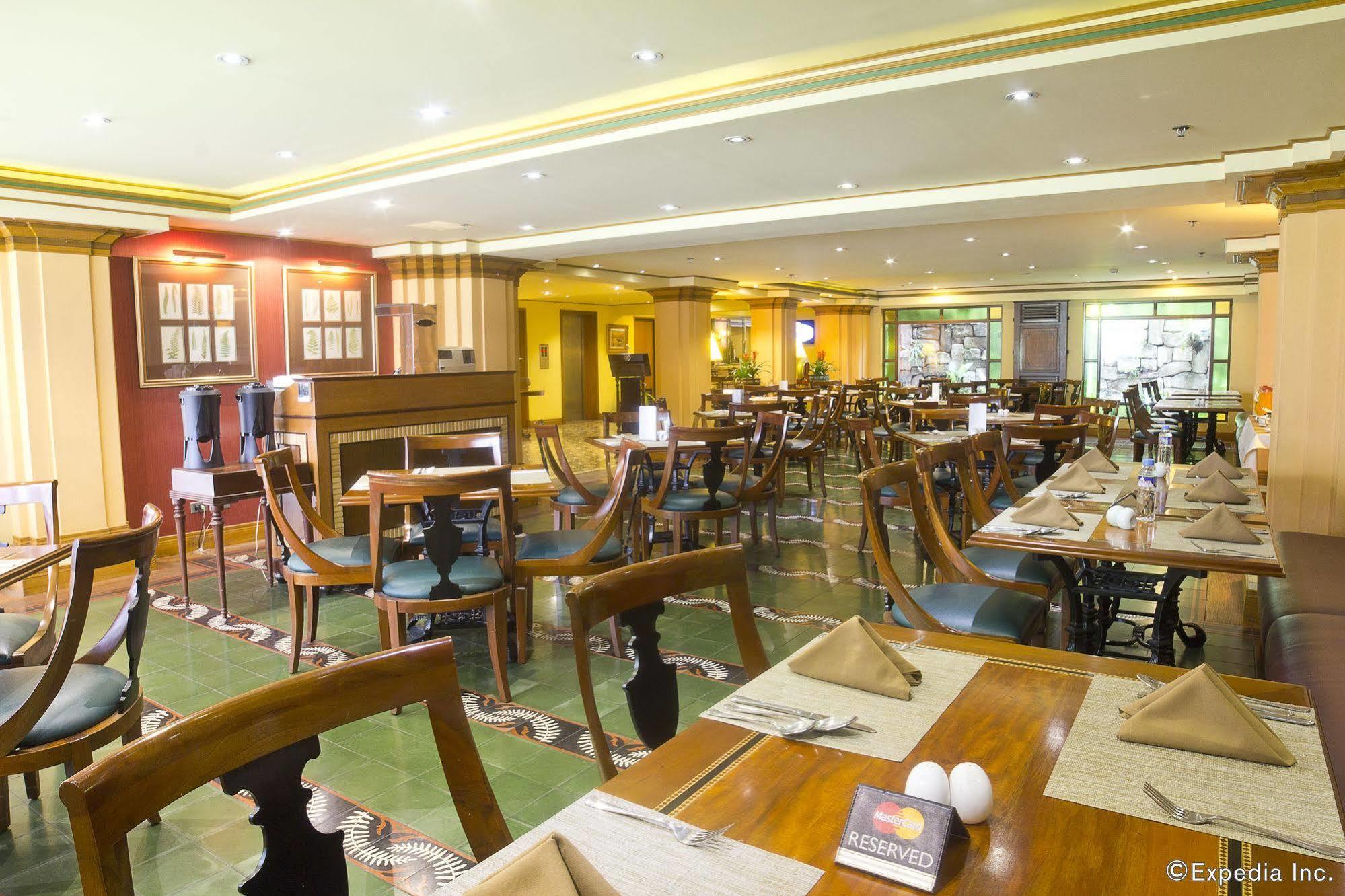 Herald Suites Makati City Bagian luar foto