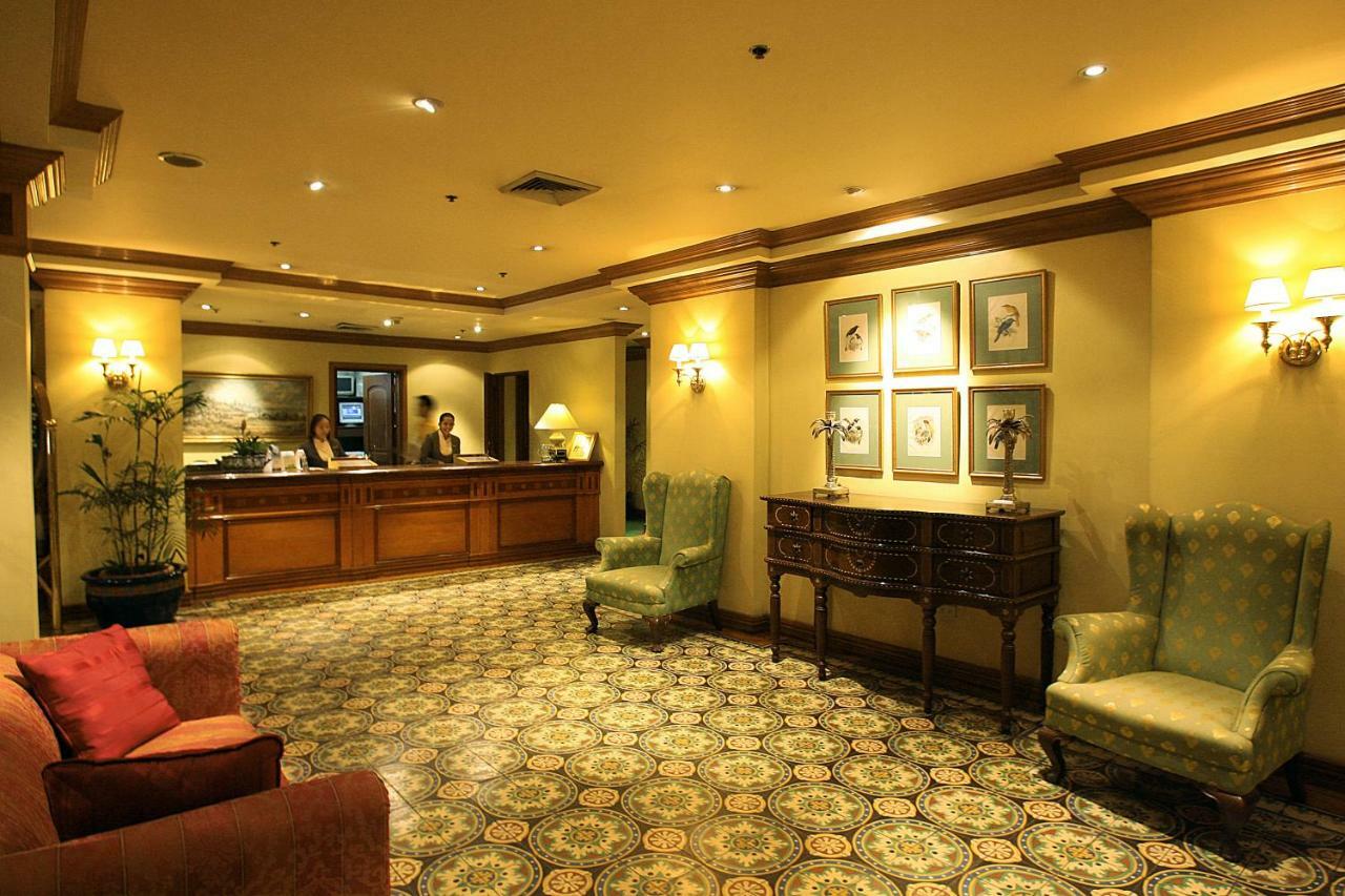 Herald Suites Makati City Bagian luar foto